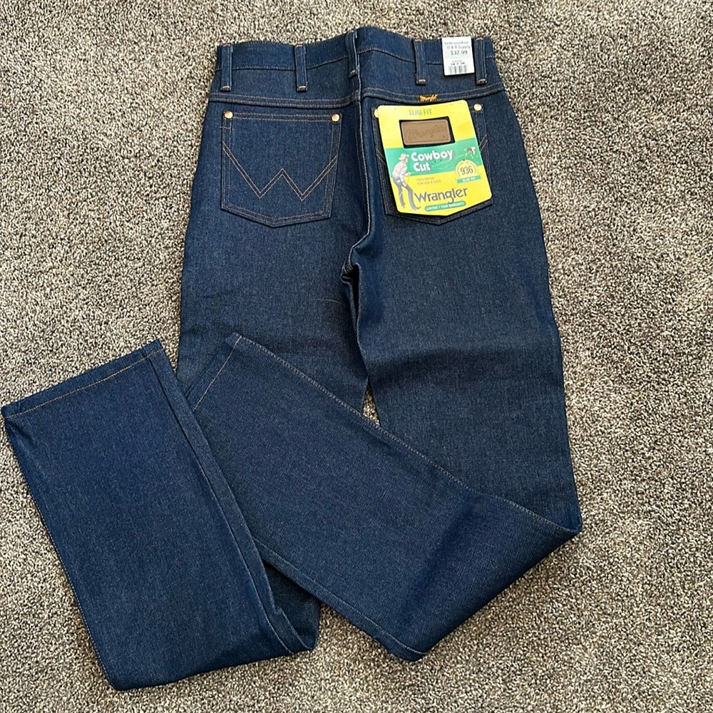 Brand new with tags, men’s cowboy cut wranglers!